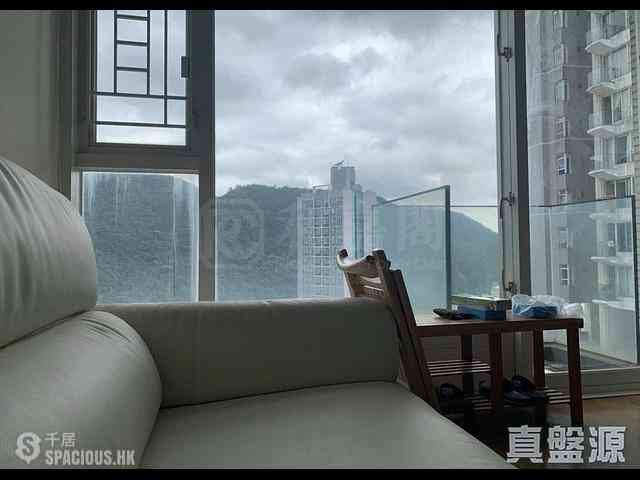 Quarry Bay - The Orchards Block 2 01