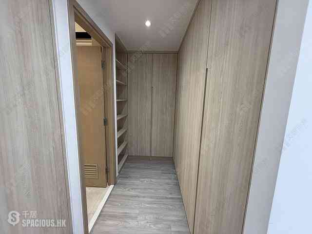 Mid Levels Central - Clovelly Court 04