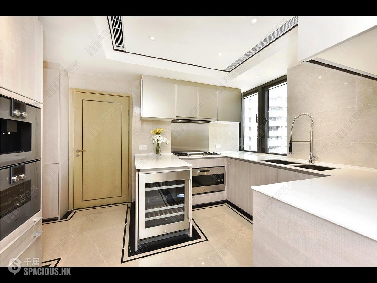 Mid Levels Central - 3, MacDonnell Road 01