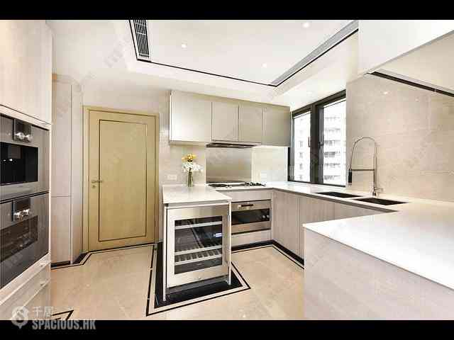 Mid Levels Central - 3, MacDonnell Road 01