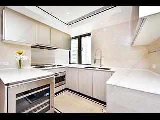 Mid Levels Central - 3, MacDonnell Road 04