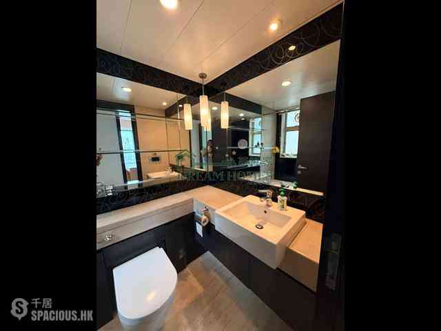 Sai Ying Pun - Centre Place 05