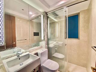 Wan Chai - The Avenue Phase 1 03