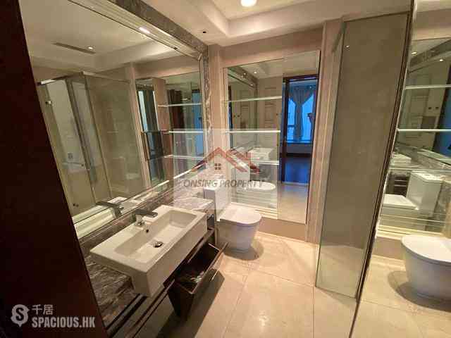 Wan Chai - The Avenue Phase 2 Block 3 04