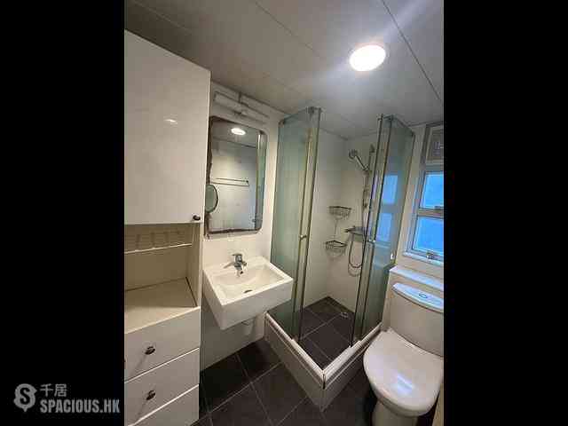 Wan Chai - Tonnochy Towers Block A 07
