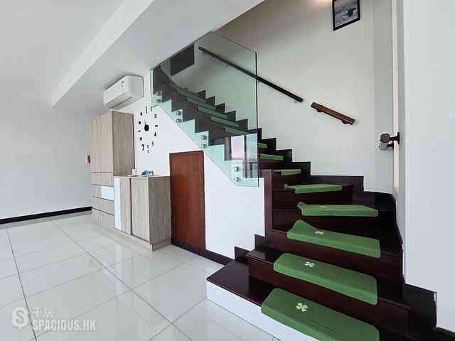 Tung Chung - Coastal Skyline Phase 3 La Rossa Block B (Block 8) 03