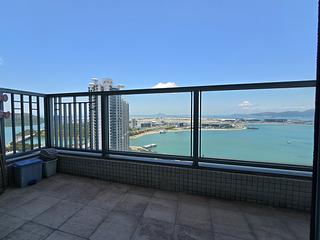 Tung Chung - Coastal Skyline Phase 3 La Rossa Block B (Block 8) 05