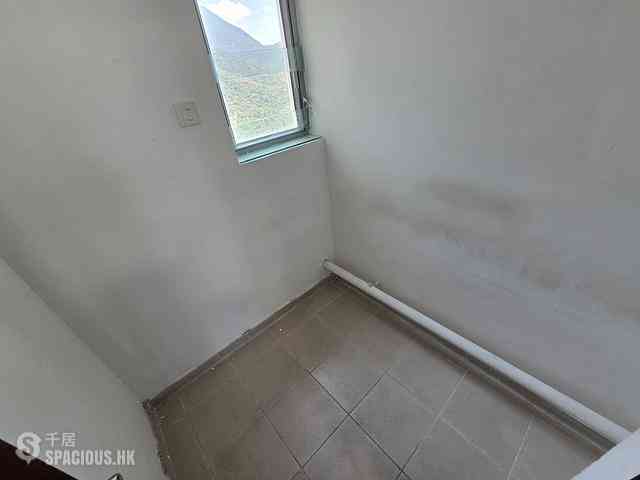 Tung Chung - Coastal Skyline Phase 3 La Rossa Block B (Block 8) 12