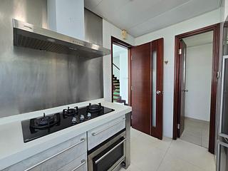Tung Chung - Coastal Skyline Phase 3 La Rossa Block B (Block 8) 13