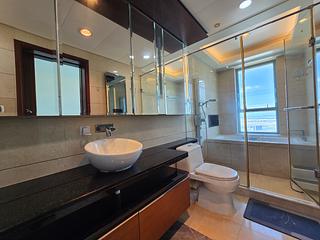 Tung Chung - Coastal Skyline Phase 3 La Rossa Block B (Block 8) 20