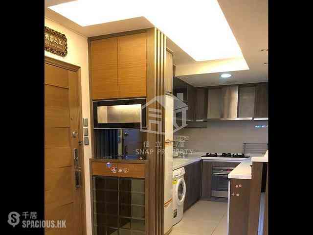 Soho - Caravan Court 09