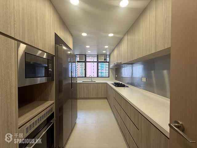 Mid Levels Central - Clovelly Court 07