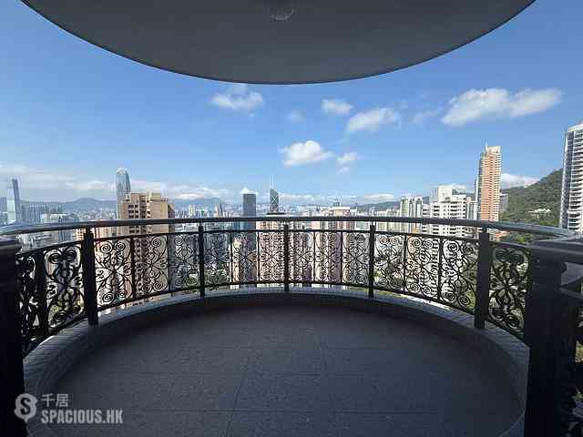 Mid Levels Central - Clovelly Court 01