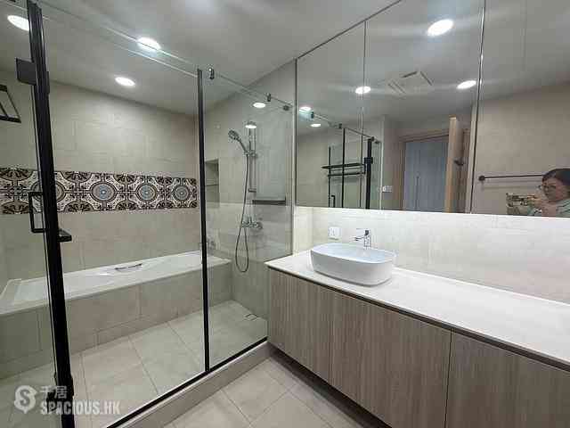 Mid Levels Central - Clovelly Court 18
