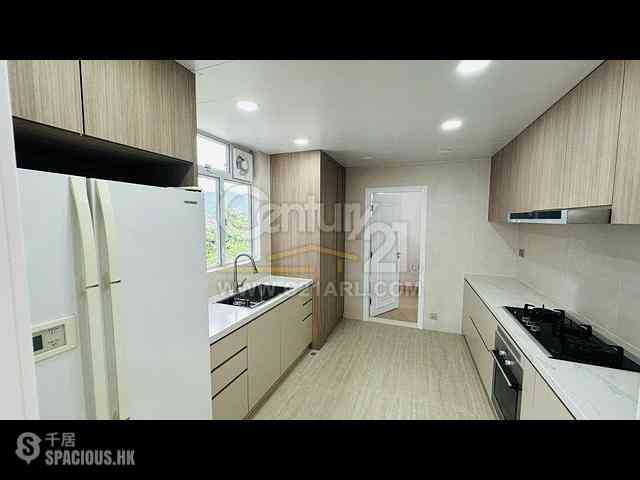 Chung Hom Kok - Hillgrove 19