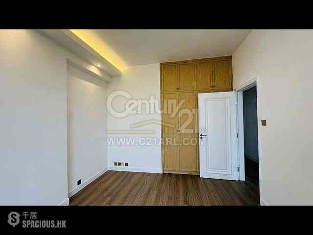 Chung Hom Kok - Hillgrove 21