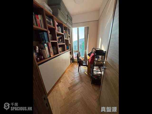 Ap Lei Chau - Marina South Block 1 08