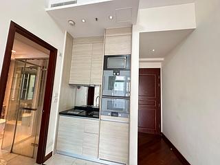 Wan Chai - The Avenue Phase 2 Block 3 05
