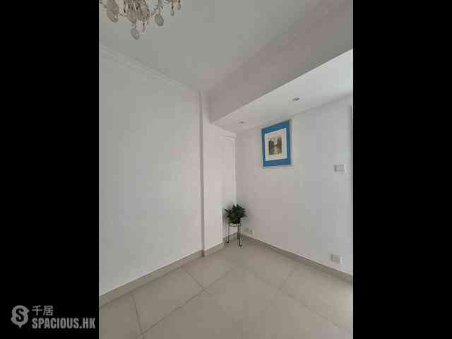 Wan Chai - Glory House 02
