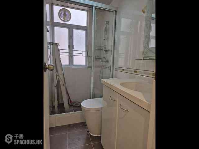 Wan Chai - Glory House 07