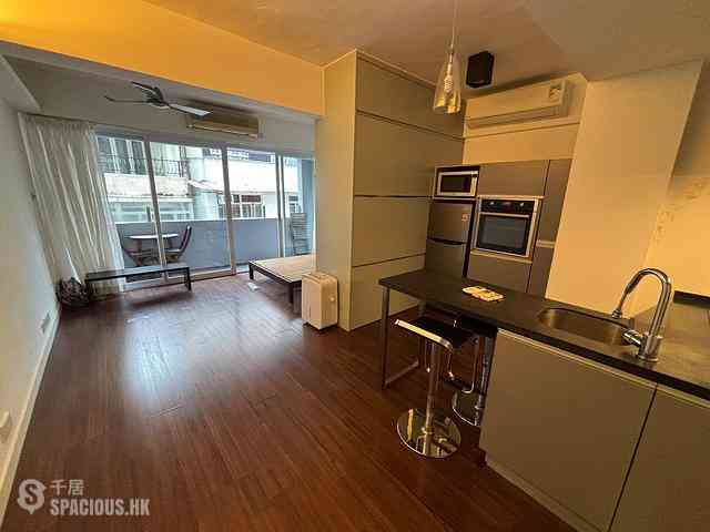 Soho - 49-49C, Elgin Street 01