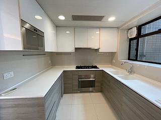 Mid Levels Central - Tavistock II 12