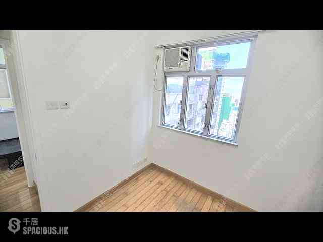 Mid Levels Central - On Fung Building 03