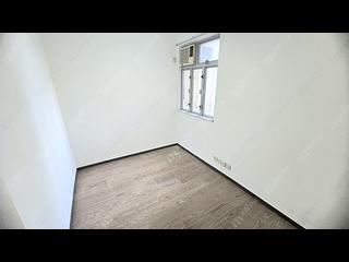 Mid Levels Central - On Fung Building 04