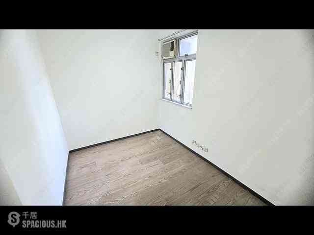 Mid Levels Central - On Fung Building 04