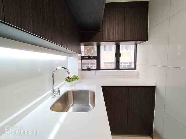 Sheung Wan - Kamcourt Building 02