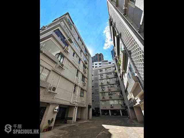 Mid Levels Central - Hong Lok Mansion 02