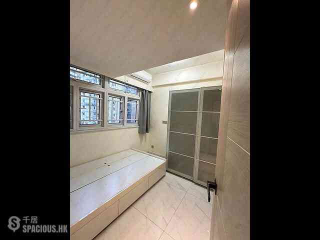 Wan Chai - Johnston Building 04