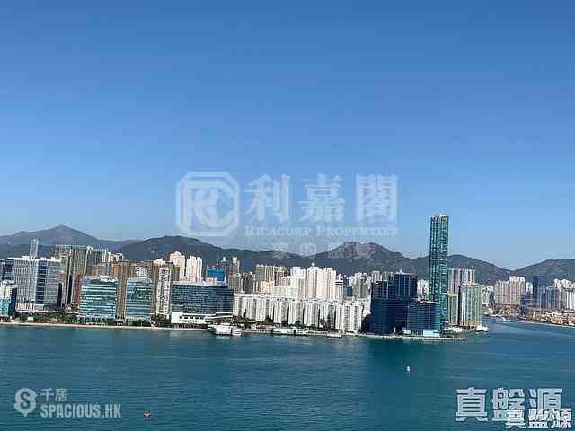 Fortress Hill - Harbour Glory 01