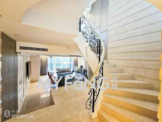 The Peak - Strawberry Hill 14