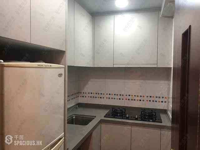Kennedy Town - The Merton Tower 2 03