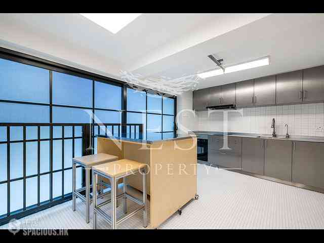 Central - 10, Gage Street 07