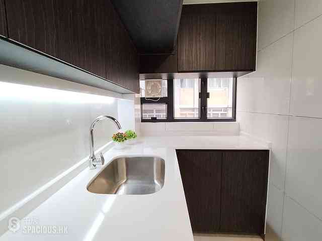 Sheung Wan - Kamcourt Building 04