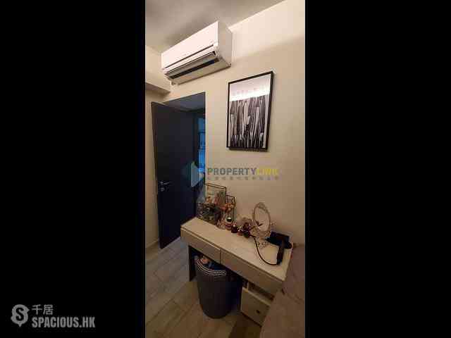 Sai Ying Pun - Centre Place 06