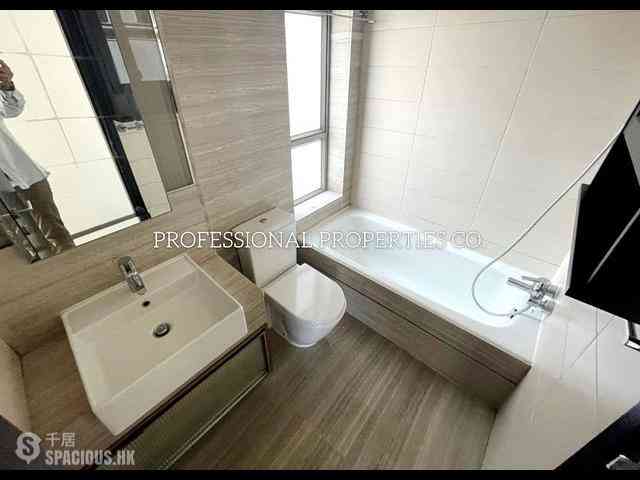 Sai Ying Pun - Island Crest Block 1 03