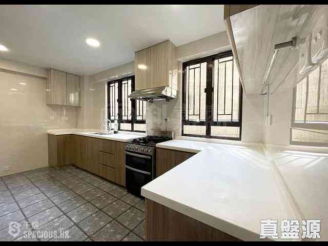 Braemar Hill - Wilshire Towers Block B 05