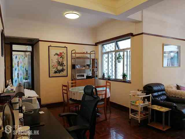 Mid Levels Central - Hong Lok Mansion 02