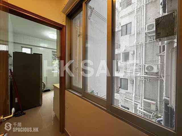 Mid Levels Central - Tak Mansion 10
