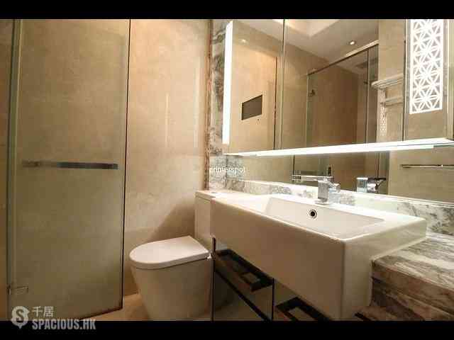 Wan Chai - The Avenue Phase 2 07