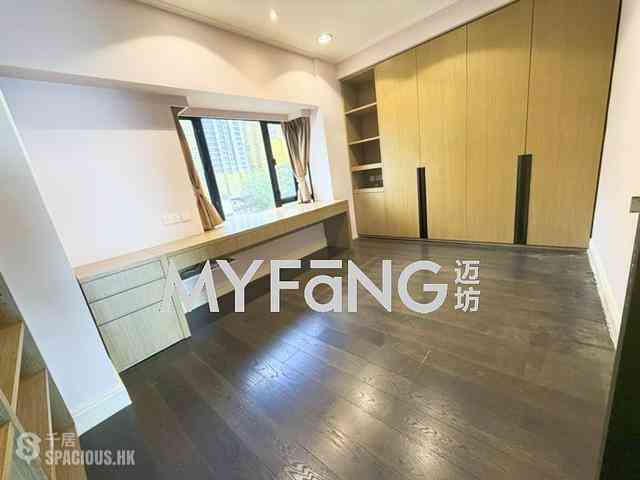 Pok Fu Lam - Woodbury Court 12