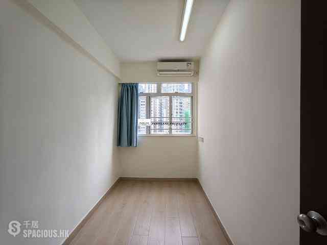 Wan Chai - Hip Sang Building 07