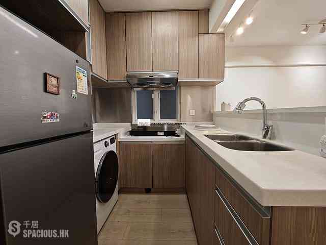 Wan Chai - Hip Sang Building 09