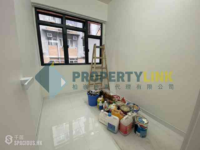 Sheung Wan - Kamcourt Building 04
