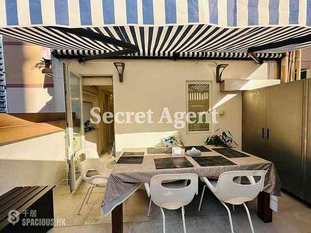 Sai Ying Pun - Fook Moon Building 02