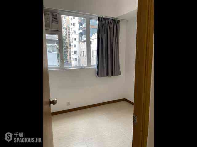Wan Chai - Kam Tak Mansion 02