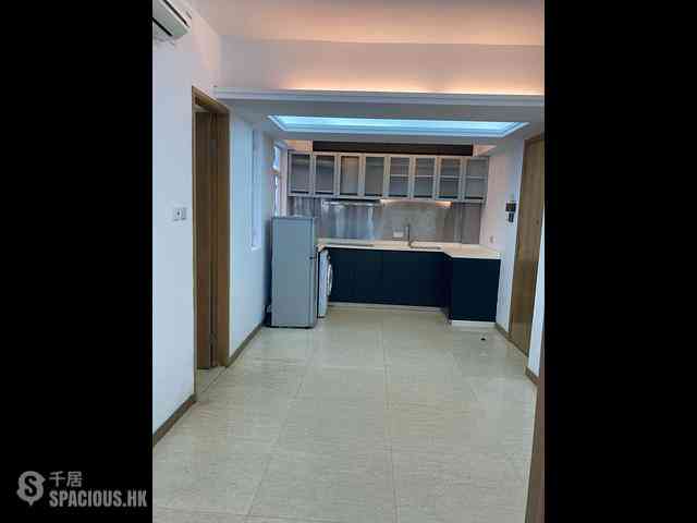 Wan Chai - Kam Tak Mansion 04
